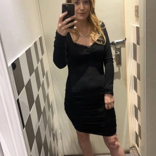 Qui aime sortir avec une femme chaude ?